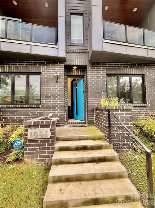 1005 Zinc Ln, Charlotte, NC, 28205-9400 | Card Image