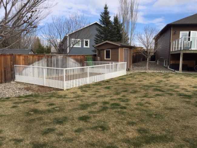 34 Waterfront Landing, Home with 5 bedrooms, 4 bathrooms and 6 parking in Coaldale AB | Image 5