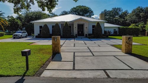 9805 sw Sw 90th Ave, Miami, FL, 33176-2913 | Card Image