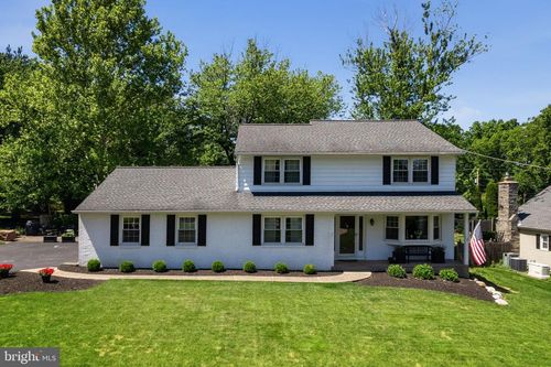 824 Queens Dr, YARDLEY, PA, 19067-4626 | Card Image
