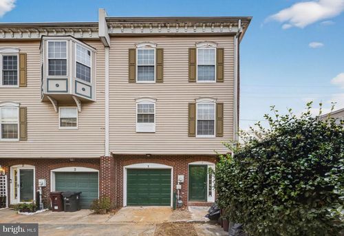 1 W Mccaulley Ct, Wilmington, DE, 19801-4021 | Card Image