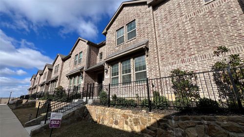 905 Suma Dr, Euless, TX, 76040-4696 | Card Image