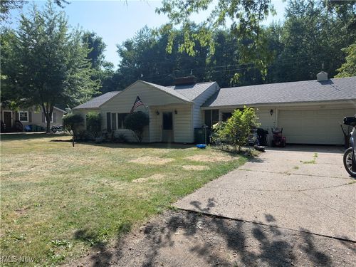 1832 Meadows Rd, Madison, OH, 44057-1835 | Card Image