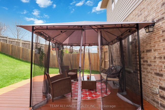 25 Queensway Dr, House other with 3 bedrooms, 4 bathrooms and 4 parking in Strathroy ON | Image 33