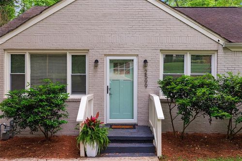 2599 E Tupelo St Se, Atlanta, GA, 30317-3001 | Card Image