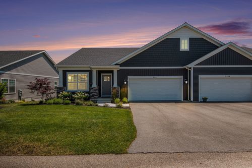 41-5060 Tanana River Ave Sw, Wyoming, MI, 49418-8811 | Card Image