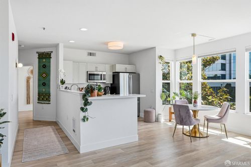211-655 12th Street, Oakland, CA, 94607 | Card Image
