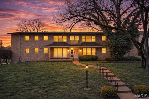 apt-102-2 Delcrest Ct, Saint Louis, MO, 63124-2133 | Card Image