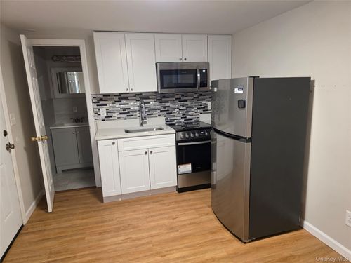 41 Gibbs Rd, Central Islip, NY, 11722-2636 | Card Image