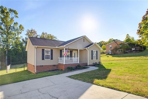 1809 Augusta Dr, Thomasville, NC, 27360-3351 | Card Image