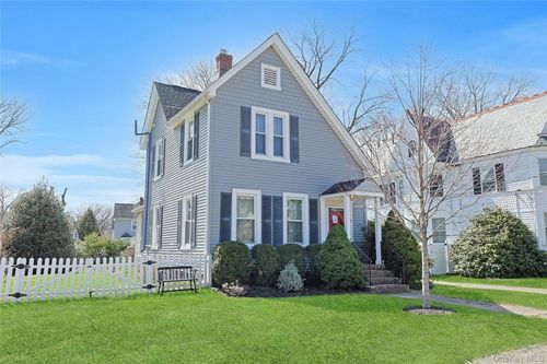 9 Clinton Pl, Suffern, NY, 10901-5603 | Card Image