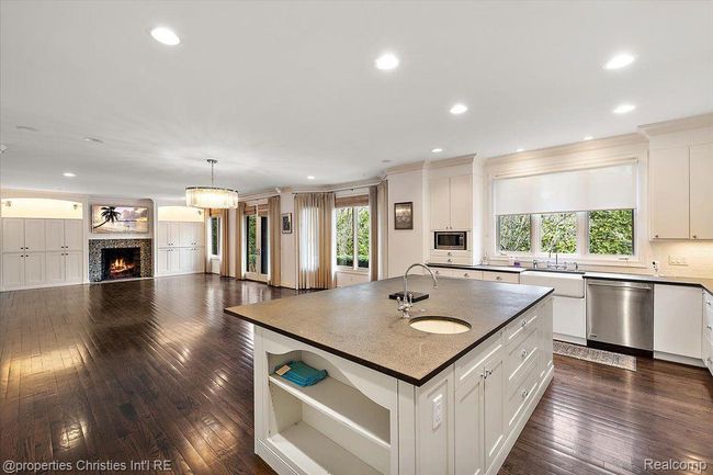 699 Abbey St, House other with 4 bedrooms, 6 bathrooms and null parking in Birmingham MI | Image 13