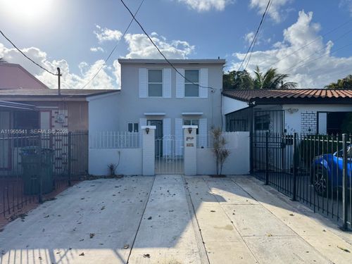 7520 W 15th Ct, Hialeah, FL, 33014-3828 | Card Image
