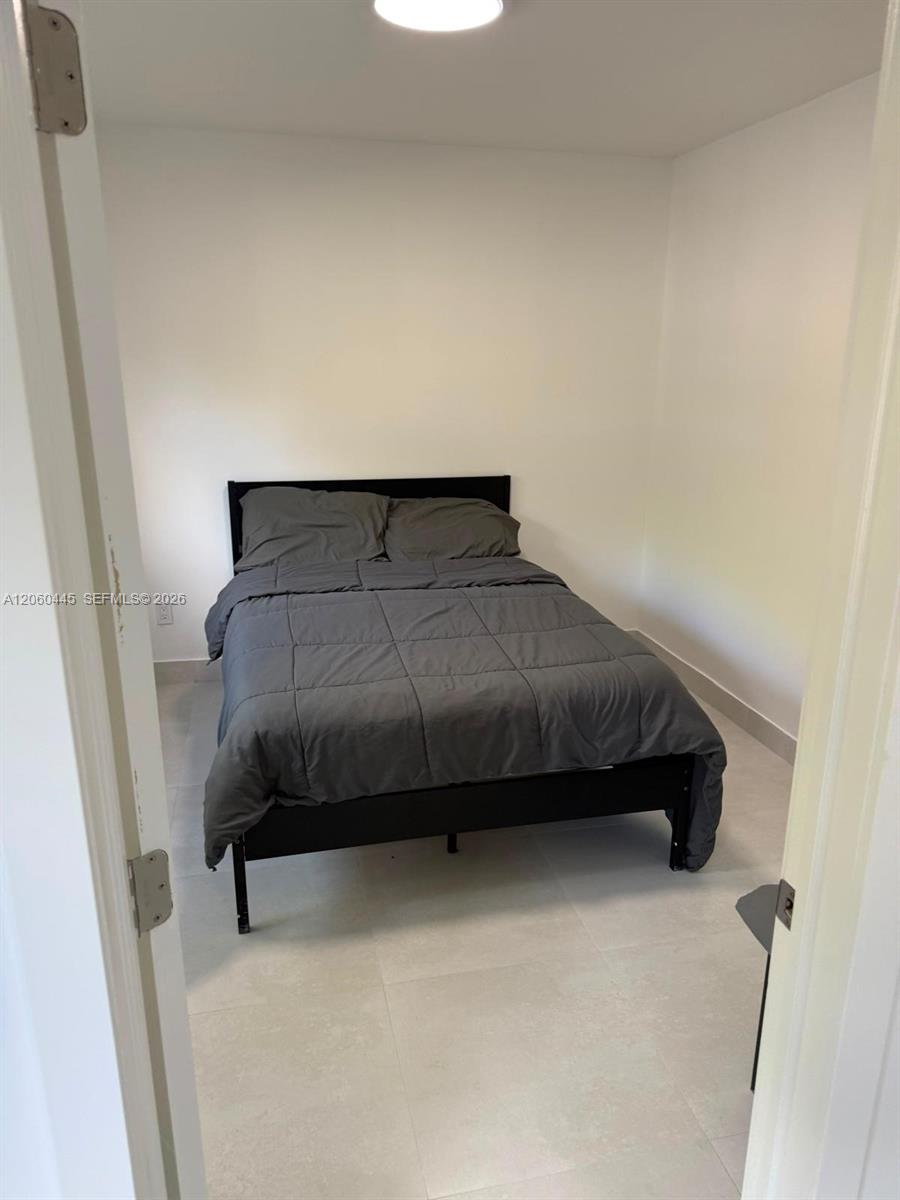 Residential Lease in Hollywood 5