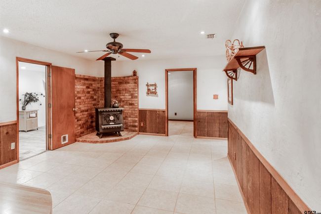 13402 County Road 1131, House other with 3 bedrooms, 2 bathrooms and null parking in Flint TX | Image 18