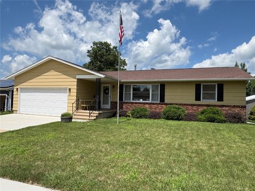 2600 28th Ave, Marion, IA, 52302-1212 | Card Image