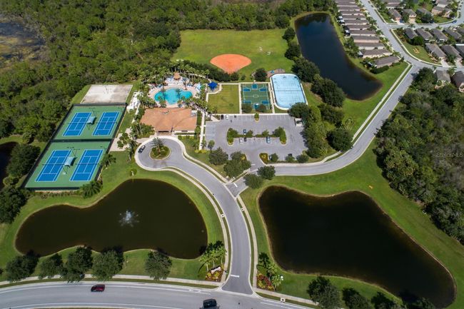 11649 Tempest Harbor Loop, House other with 3 bedrooms, 2 bathrooms and null parking in VENICE FL | Image 38