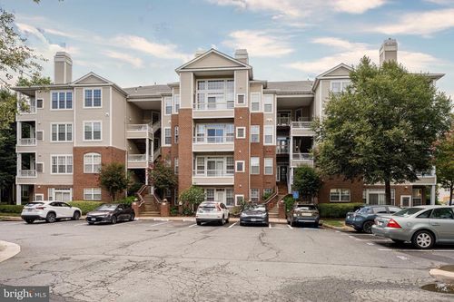 4200c-4200 Mozart Brigade Ln, FAIRFAX, VA, 22033-3968 | Card Image