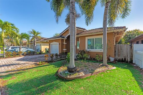 997 Ne 16th Ave, Homestead, FL, 33033-4699 | Card Image