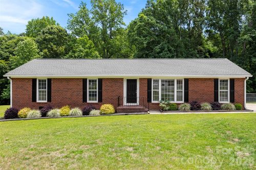 22 Forest Hill Rd, Belmont, NC, 28012-9554 | Card Image