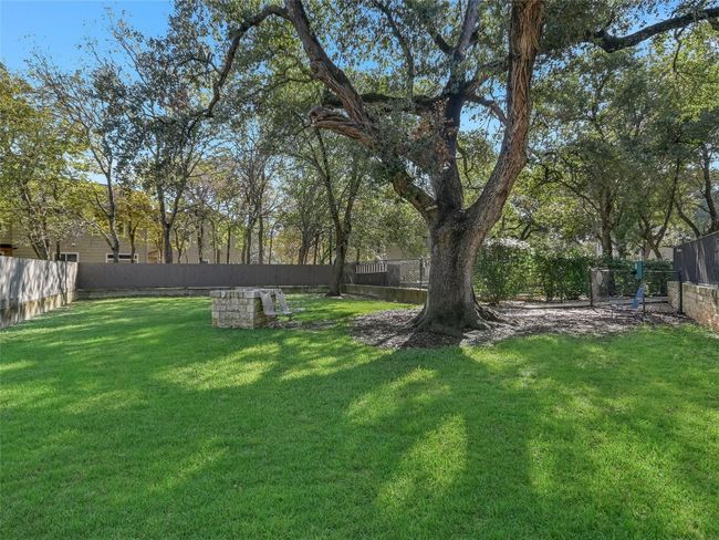 Community fenced in yard space | Image 19