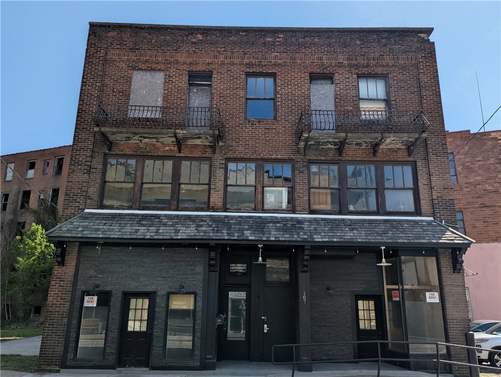 107 Brownsville Ave, Brownsville, PA 15417