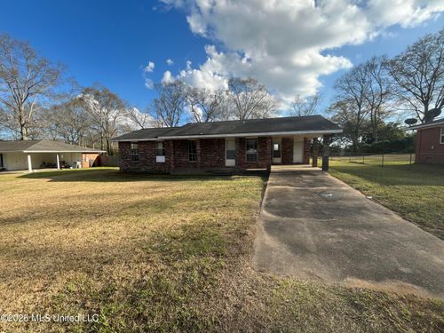 314 E Starkey St, Poplarville, MS, 39470-3306 | Card Image