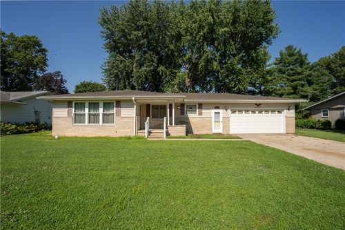 1017 N Wenthe Dr, Effingham, IL, 62401-1713 | Card Image