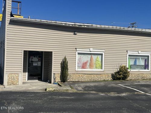 118 N Roane St, Harriman, TN, 37748-2017 | Card Image