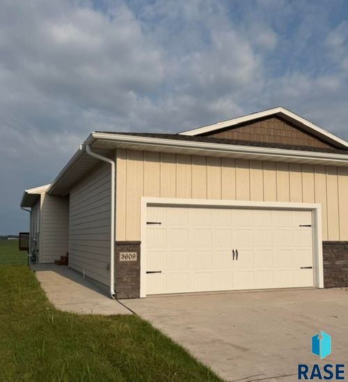 3609 S Heather Ave Avenue, Sioux Falls, SD, 57106 | Card Image