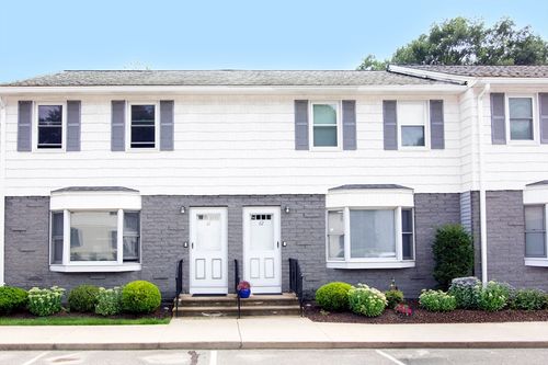 62-200 Lambert Ter, Chicopee, MA, 01020-1074 | Card Image