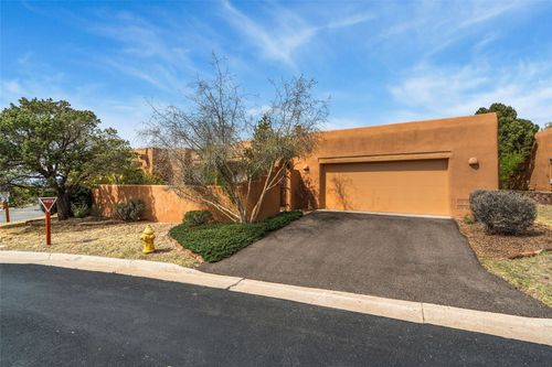 674-3101 Old Pecos Trl, Santa Fe, NM, 87505-1203 | Card Image