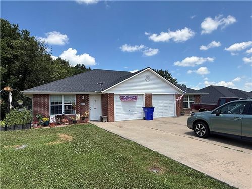 210-208-210 Nw Woodbury Dr, Grain Valley, MO, 64029-8615 | Card Image