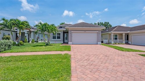2737 Linda Dr, NAPLES, FL, 34112-6324 | Card Image