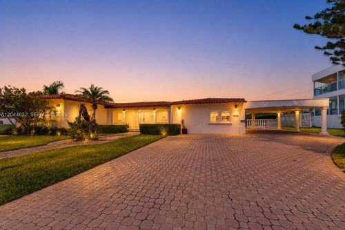 7500 W Treasure Dr, North Bay Village, FL, 33141-4118 | Card Image