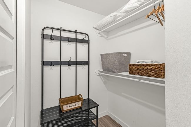Closet | Image 24