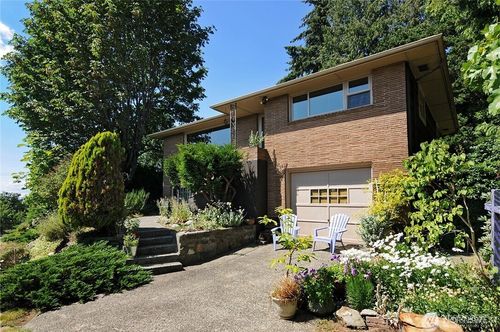 12606 64th Ave S, Seattle, WA, 98178-3533 | Card Image