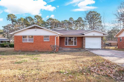 1720 Glenda Dr, Little Rock, AR, 72205-6738 | Card Image