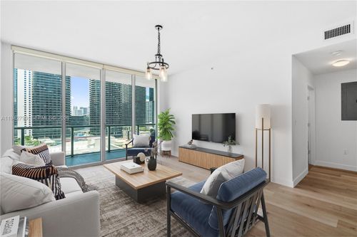 2222-n-1111 Sw 1st Ave, Miami, FL, 33130-5401 | Card Image