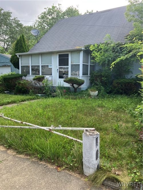 2737 21st St, Niagara Falls, NY, 14305-2129 | Card Image