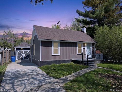 8661 Dodge Ave, Warren, MI, 48089-2403 | Card Image