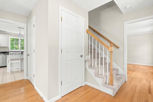 105 Wyndridge Cir, Pelham, NH, 03076-3228 | Card Image