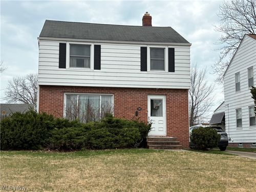 266 E 204th St, Euclid, OH, 44123-1855 | Card Image