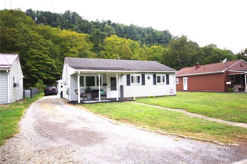 2863 N Meadow St, Natrona Heights, PA, 15065-1817 | Card Image