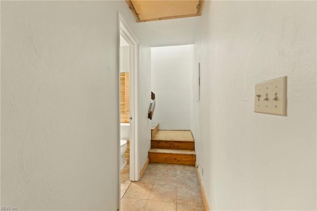 2568 Shore Dr, House attached with 3 bedrooms, 2 bathrooms and null parking in Virginia Beach VA | Image 16