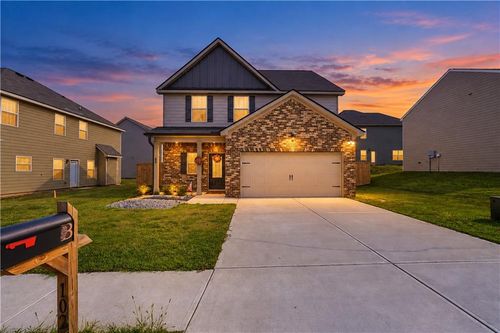 102 Douglas Fir Dr, Jackson, GA, 30233-2177 | Card Image