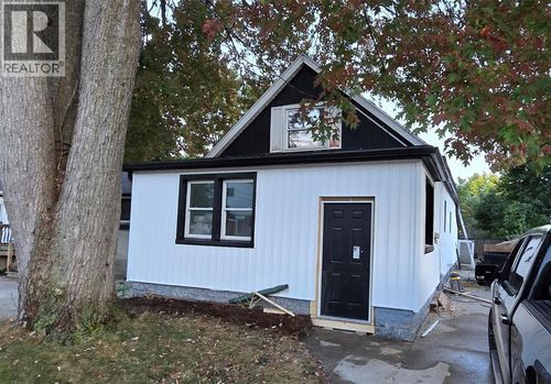 7 Forbes St, London, ON, N6J1L2 | Card Image