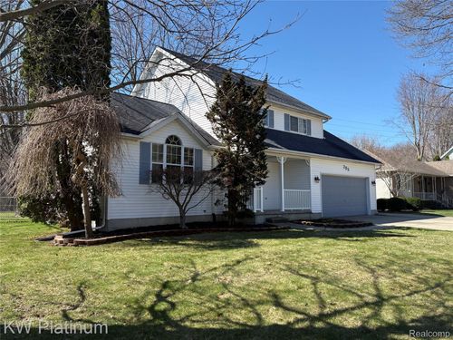 285 Hemlock Ln, Marysville, MI, 48040-2510 | Card Image