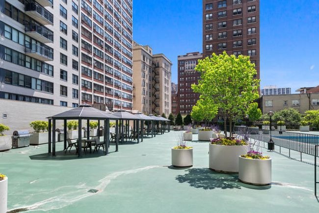 APT-702 - 525 W Hawthorne Pl, Home with 2 bedrooms, 1 bathrooms and null parking in CHICAGO IL | Image 18