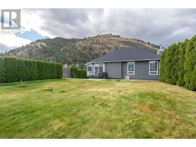 6401 Harrison Hts, House other with 4 bedrooms, 3 bathrooms and 9 parking in Summerland BC | Image 3